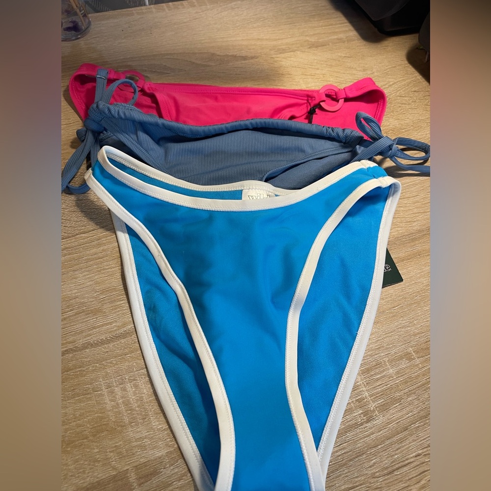 NWT: 3 Bikini Bottoms XS (0-2)  blue & pink (z)